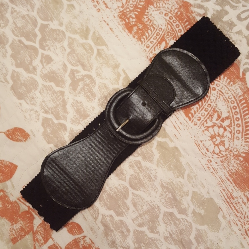 Chunky black belt